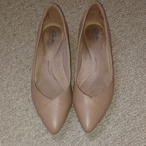 Clarks Women's Cream Flats
